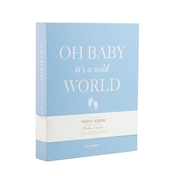 Printworks Baby it'sa Wild World baba fotóalbum, 31,5 x 26 cm, elegáns könyvborító, 60 db fotó tárolható benne, 10x15 cm, 30 oldal, ideális ajándék, kék
